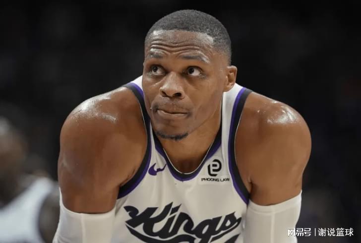 湖人被两旧将制裁，昔日超六赛季最佳一战，20+4球星捍卫荣耀