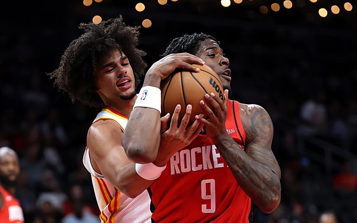 进攻能力可以忽略不计，这样的球员竟然是火箭双向合同竞争者