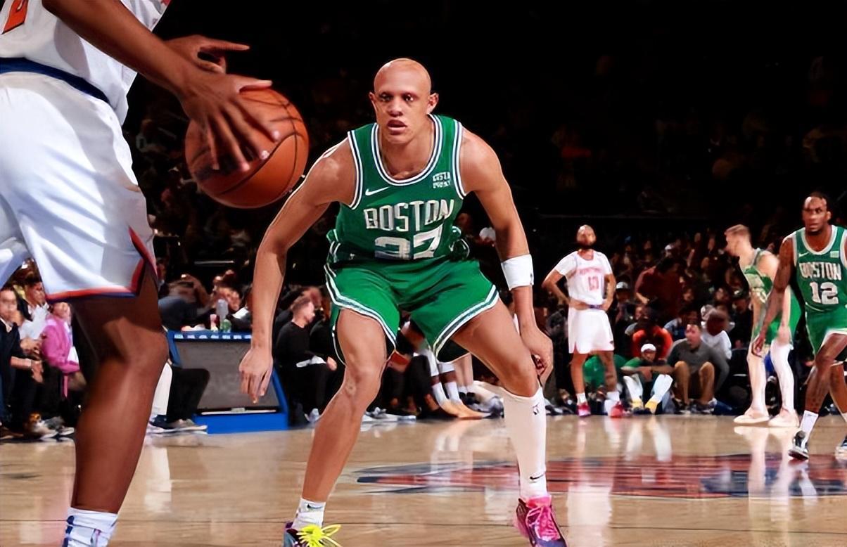 饮水机边坐两年，到今天才有出头之日，跟沃尔什比杨瀚森不算什么