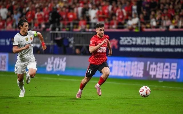 力压申花、国安，成都蓉城登顶中超！