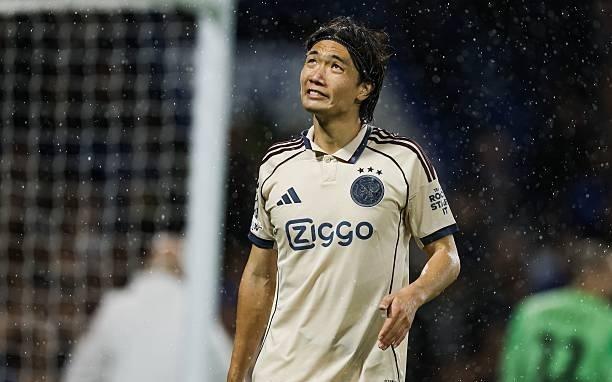 四冠王阿贾克斯时隔三年重返欧冠，目前一胜难求排名倒数第一