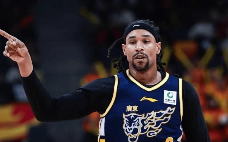 广东狂胜辽宁！双小外轰57分，2内稳定贡献，杨鸣一度全华班！