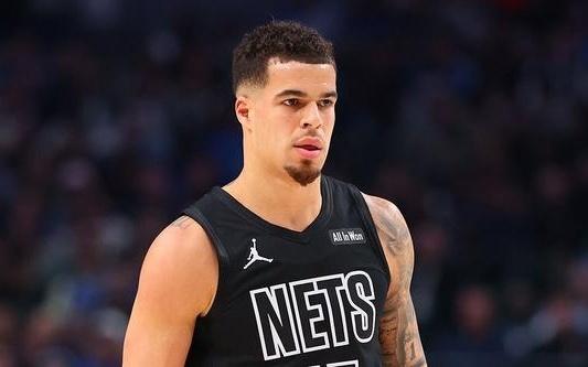 曝篮网希望在小波特交易中得到勇士26&28年的两个首轮签