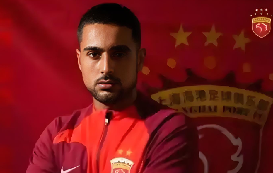 上港有望为国足归化一位强力锋霸，可搭档张玉宁出战，值得期待