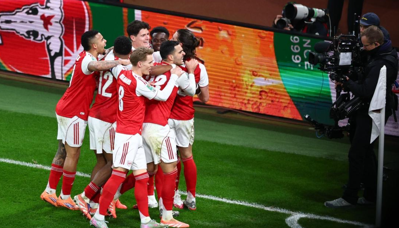 一场98上演点球决战，英超领头羊惊险晋级，将对决切尔西