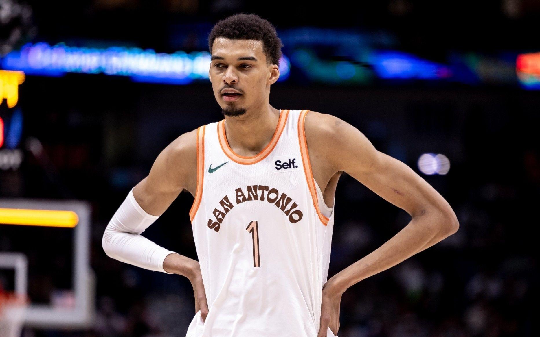 马刺主帅：文班已经通过医疗检查，获准可以参加训练营