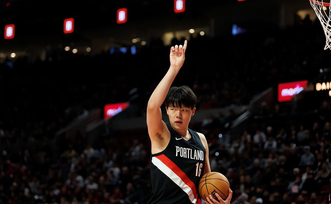 杨瀚森生涯命中三个三分，其他效力NBA的中国球员呢姚明2个