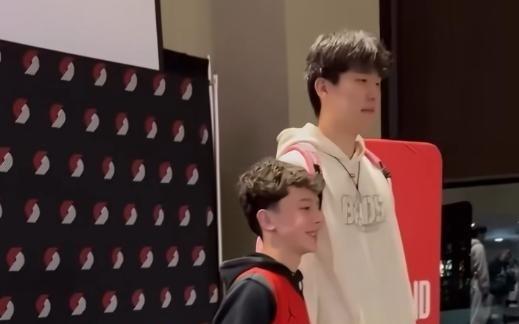 见证杨瀚森成NBA首轮秀！《跃向浩瀚》沙滩男孩身披16号球衣来了