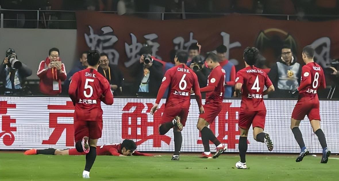 李新翔生日当天离开上港，直接回到老东家亮相发声，受到球迷追捧