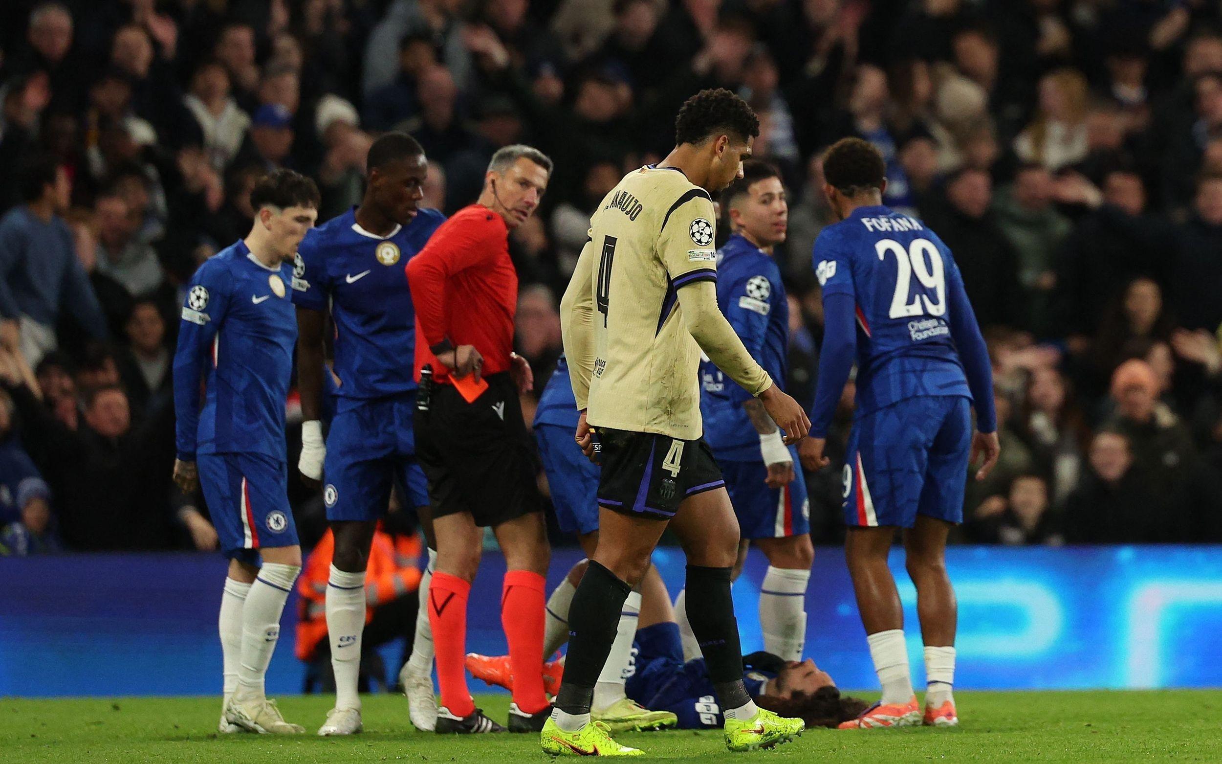 还是没吸取教训，阿劳霍两年半内第四次染红