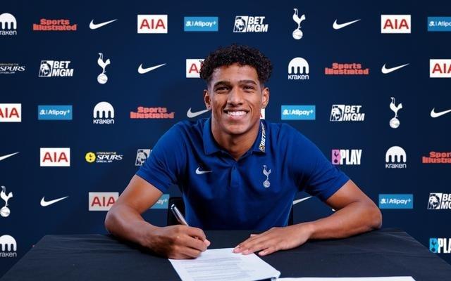 官方：热刺签下19岁巴西后卫索萨据悉转会费为1500万欧