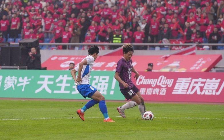 41800多名球迷见证！奥体时隔2201天重燃战火，“渝超”九龙坡主场输了