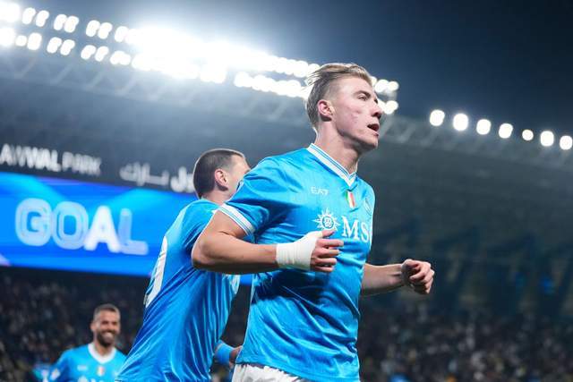 20！曼联旧将闪耀，AC米兰出局，魔笛饮恨，那不勒斯静候国米