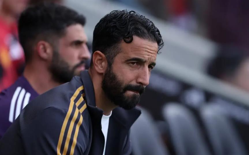 内部人士：阿莫林精神状态堪忧，在曼联的工作似已将他压垮