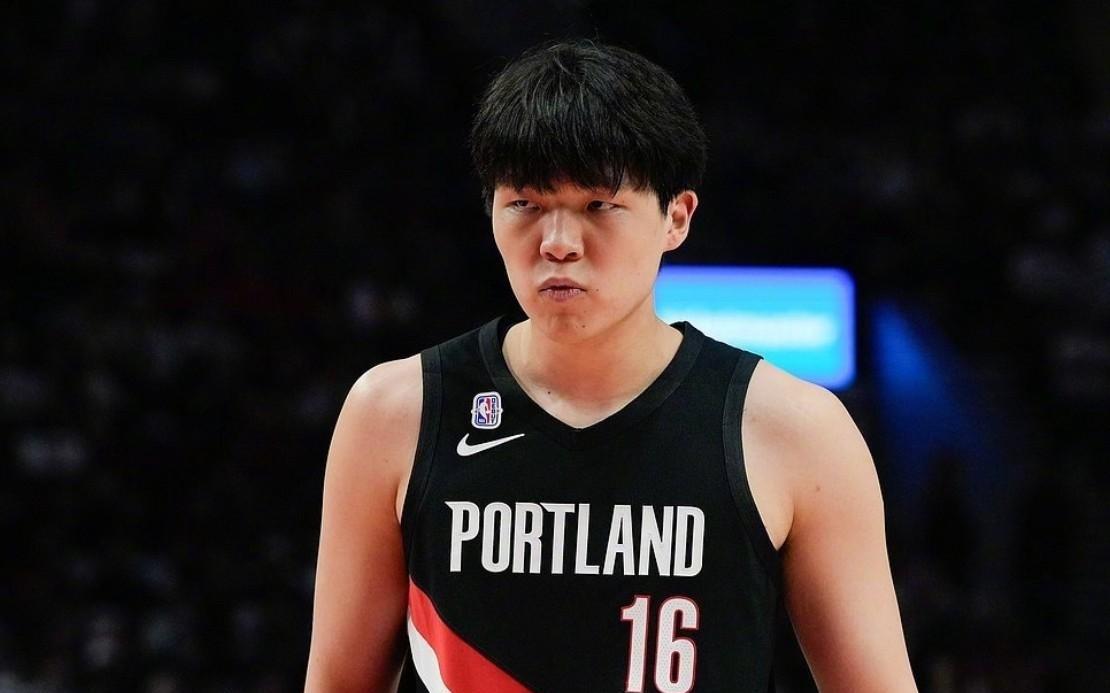 韩乔生：杨瀚森场均5.6分钟，目前打不上球才是最可怕的现状