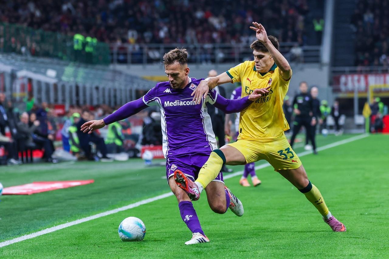 意甲：比萨实力有限，AC米兰继续扩大积