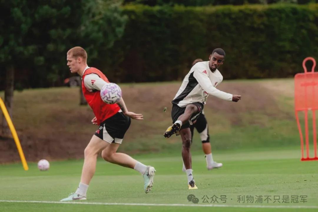 伊萨克首训只干了一件事！利物浦终于又有了一位会射门的9号