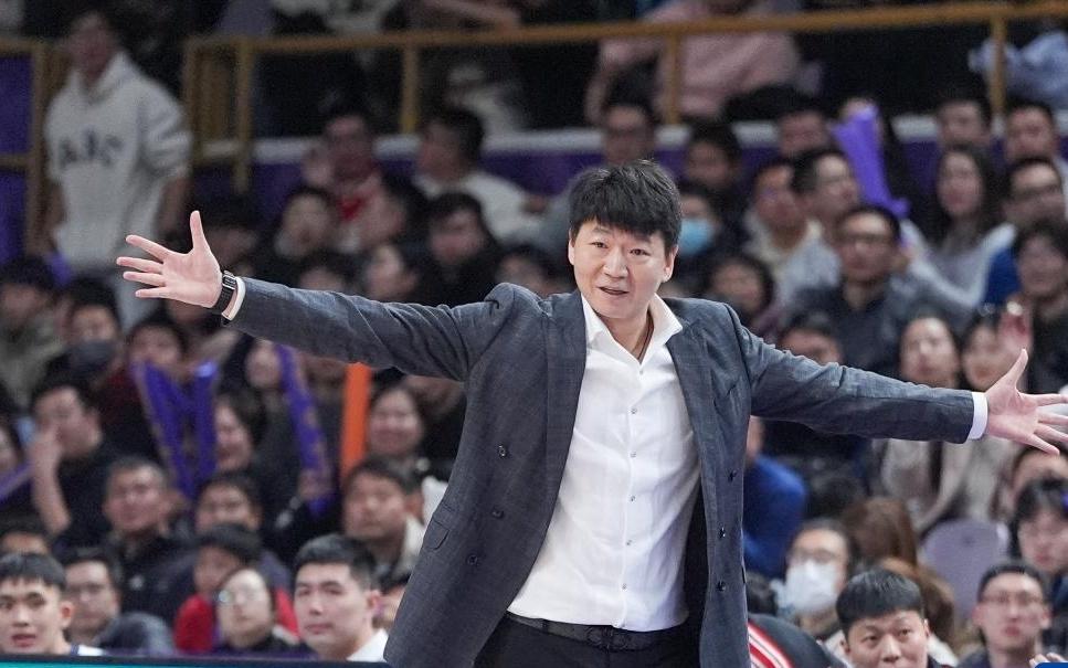 告别2025，山东男篮逆势起步：给空间以时间，用耐心换信心！