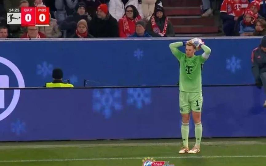 这才是主业，诺伊尔对阵美因茨的比赛中亲自投掷界外球