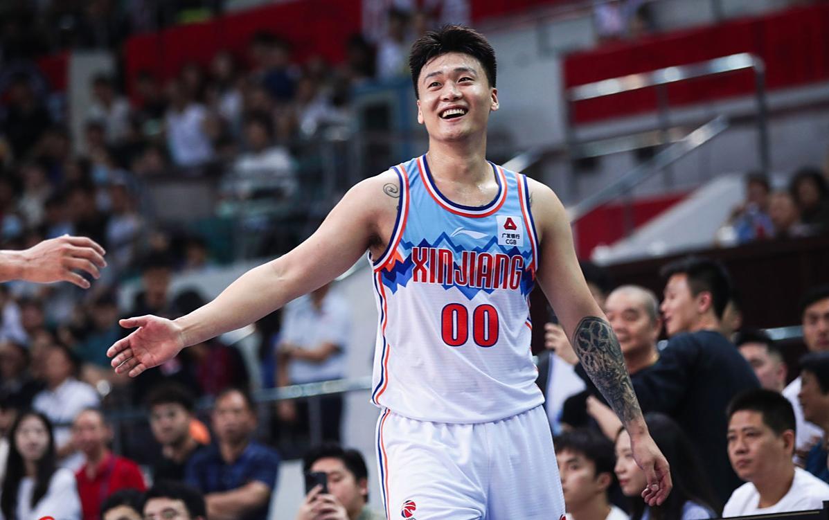 CBA七笔重量级转会！赵睿、张镇麟改