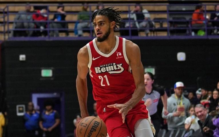 表现依然不温不火！开拓者侧翼新星在发展联盟赛场也缺乏统治力