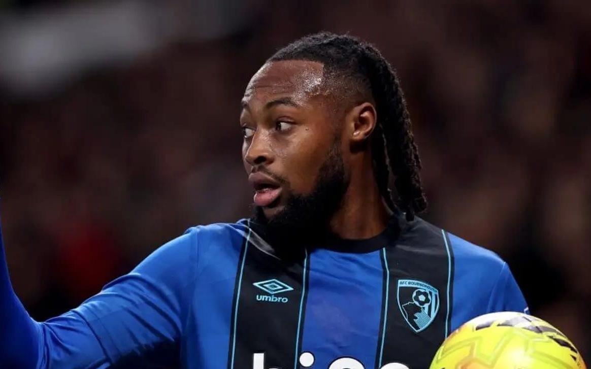 TA：塞门约速度与双足能力并存，凭借左路适配性进入曼联视野