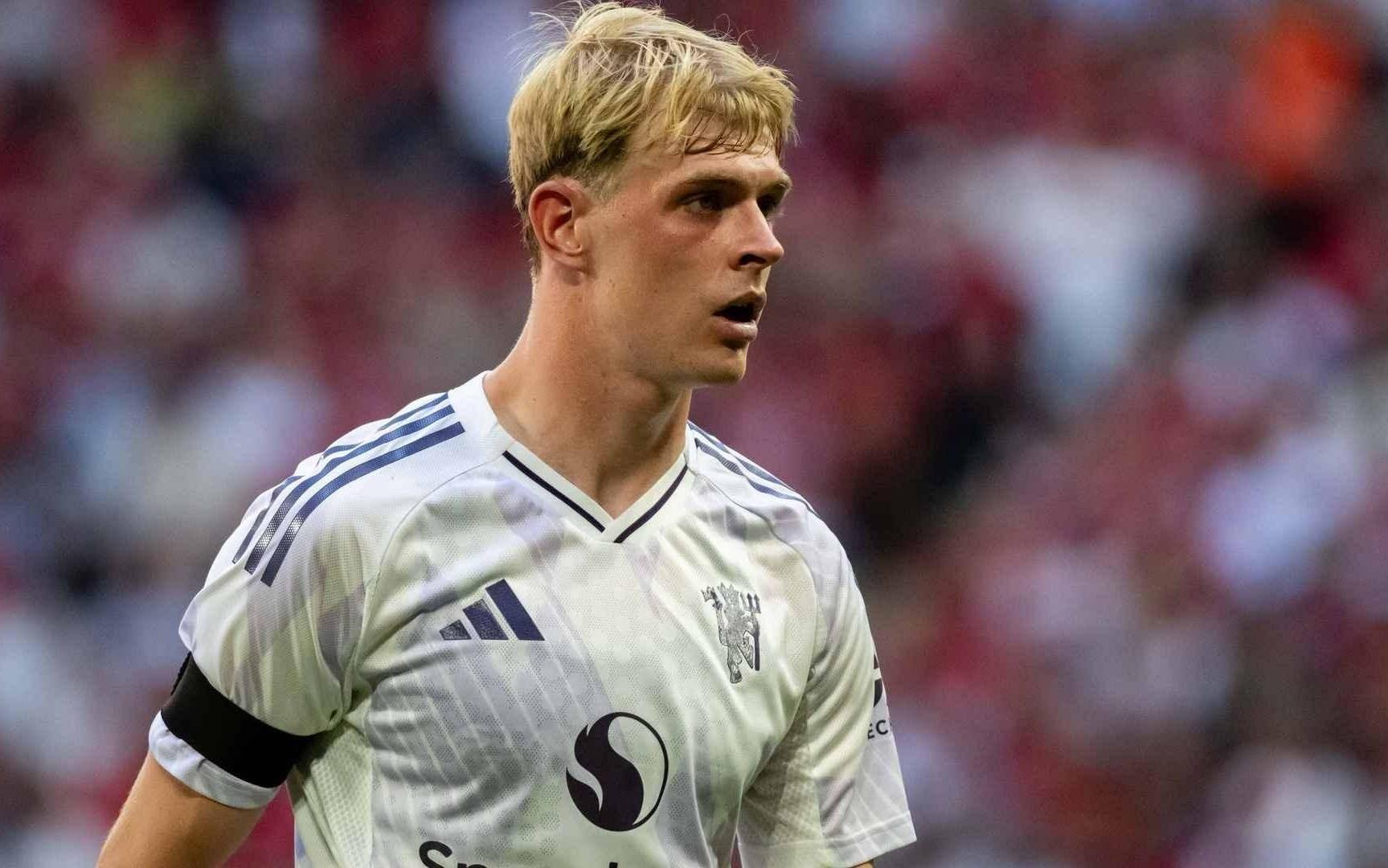 官方：曼联从西布朗召回21岁中场科利尔，他目前正在养伤