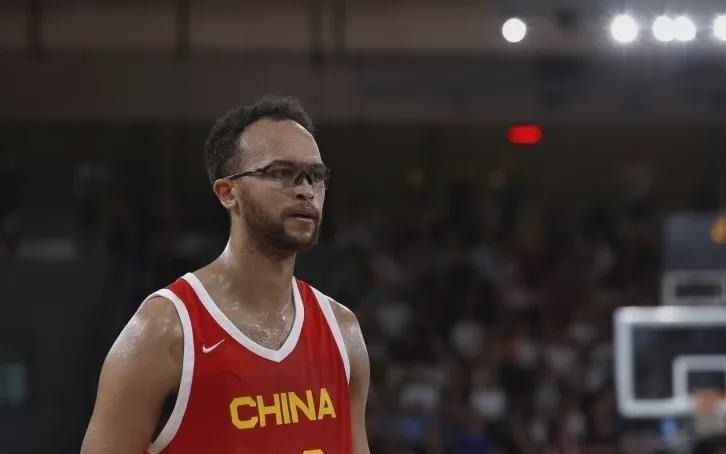 登上热搜！李凯尔改回美国籍其实无所谓啦