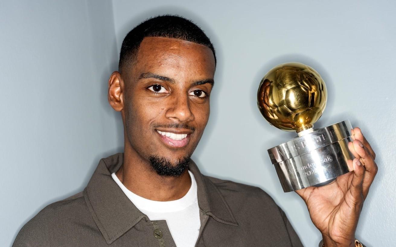 官方：伊萨克荣获2025年瑞典金球奖为