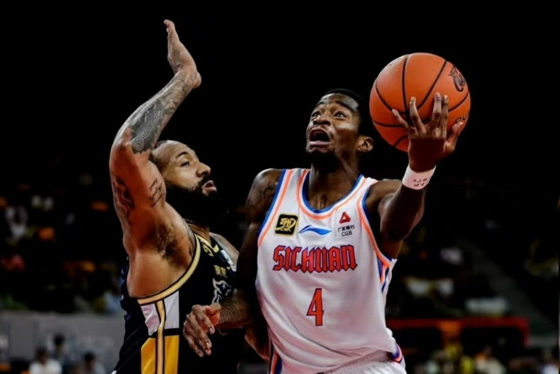 真不用凑四外援！广东若签下上赛季CBA得分王，一个球不够全队分