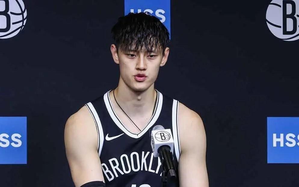 网媒谈曾凡博：回CBA赚7位数年薪或略