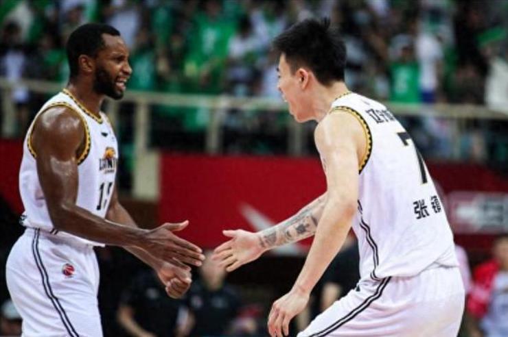 辽宁三冠外援加盟上海队，凯尔弗格和张镇麟一起再次冲冠