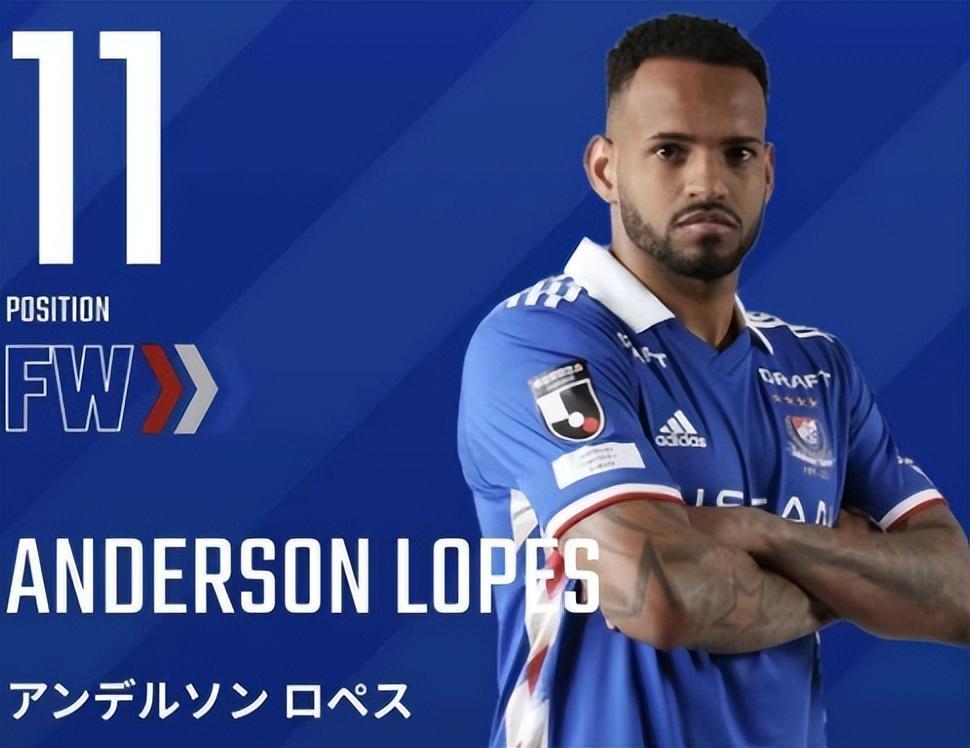 后悔吗！他曾多次拒绝上港高薪邀请，如今沦落到新加坡联赛效力