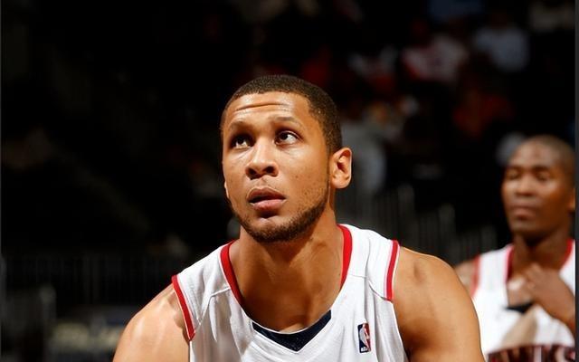 2014年CBA总决赛MVP北京首钢的莫里斯现在在干什么