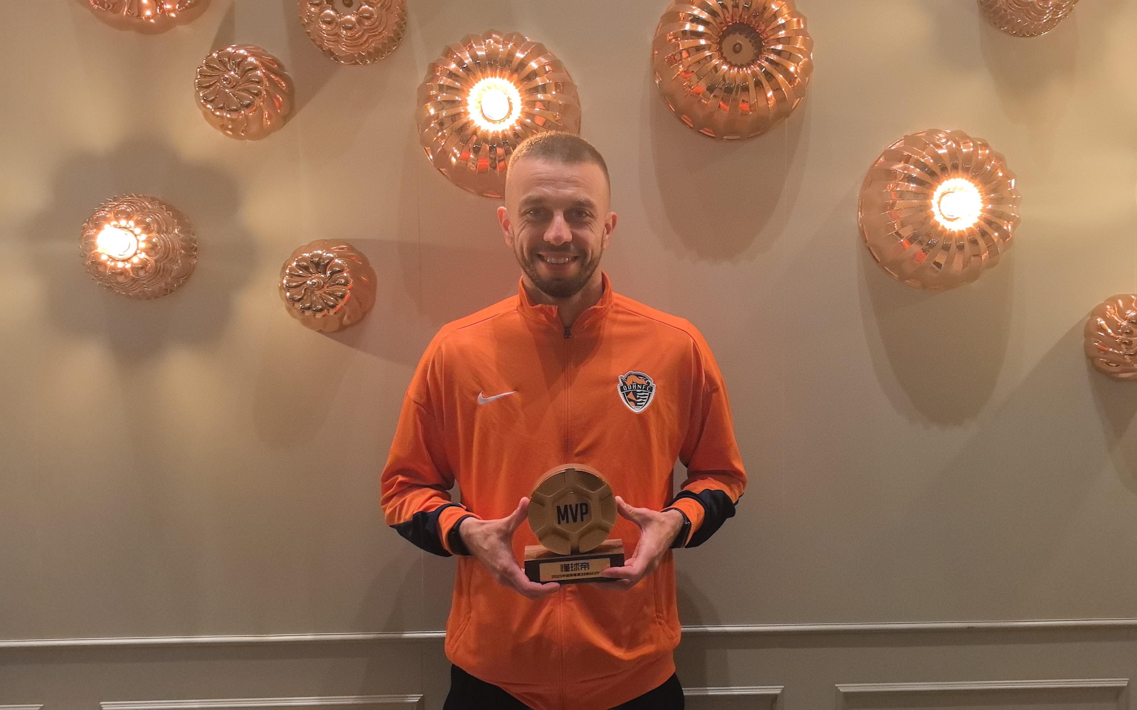 懂球帝中超MVP萨里奇：我会竭尽所能回馈球迷