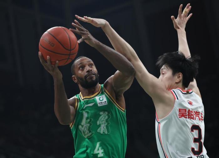 索要高薪遭拒！CBA昔日超级外援与山东签约谈崩，有望重返辽篮