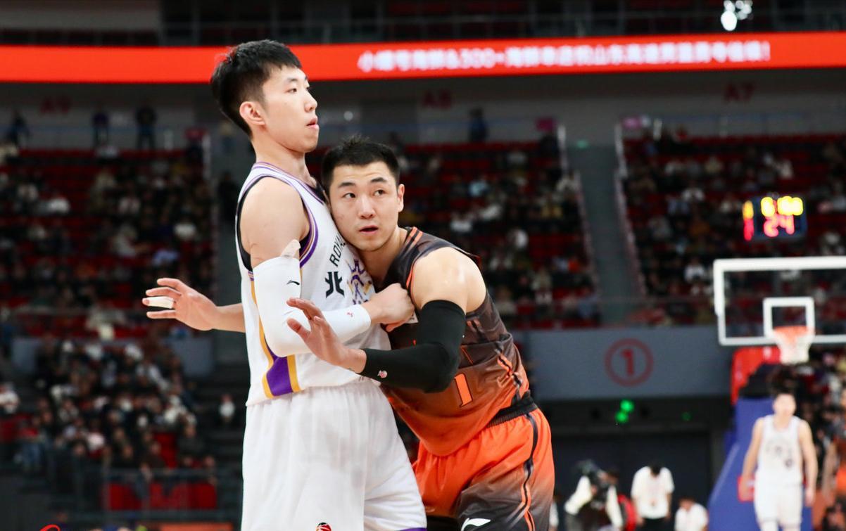 杨鸣再战杜锋，张镇麟阻击迪亚洛，周琦拒绝连败，高诗岩PK郭昊文