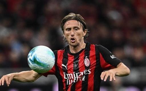 这是40岁莫德里奇全场跑11.094km，整场跑动距离全场第二