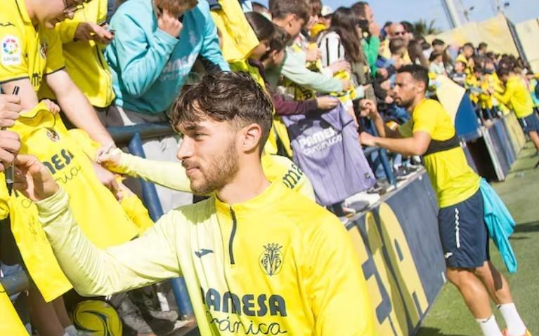 阿斯：黄潜边后卫阿尔蒂米拉接近解约，拉科鲁尼亚为潜在下家