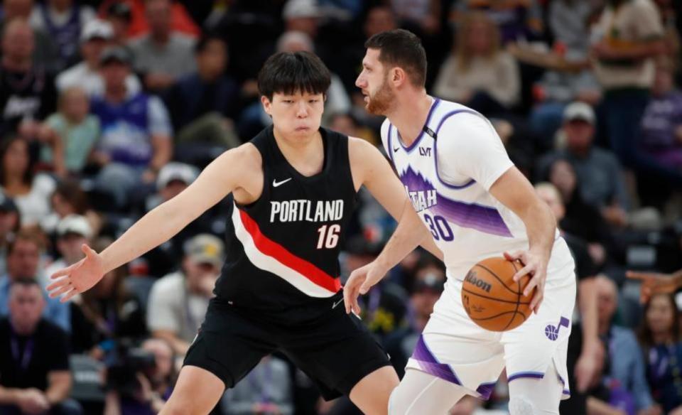 美国球迷喊话，让杨瀚森滚出NBA他们