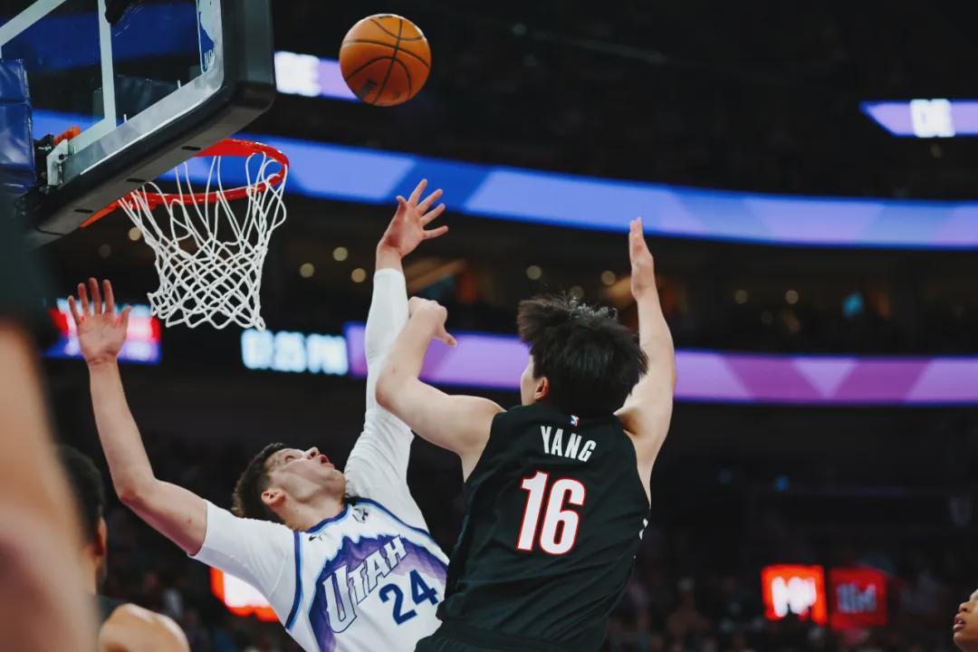 2分2犯规!沦为第四中锋!开拓者正式弃用杨瀚森