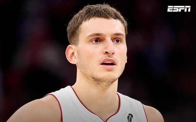 Shams：热火4年6240万美元提前续约约维奇