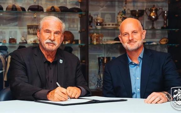 官方：哈德斯菲尔德完成对现主场的全面收购，成为球场唯一所有者