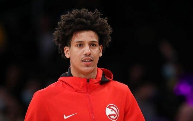 杰伦约翰逊：从“落跑少年”到新一代“鹰王”