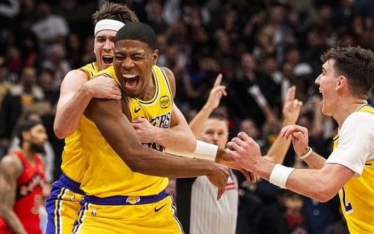 生涯首次绝杀！八村垒：太疯狂了詹姆斯