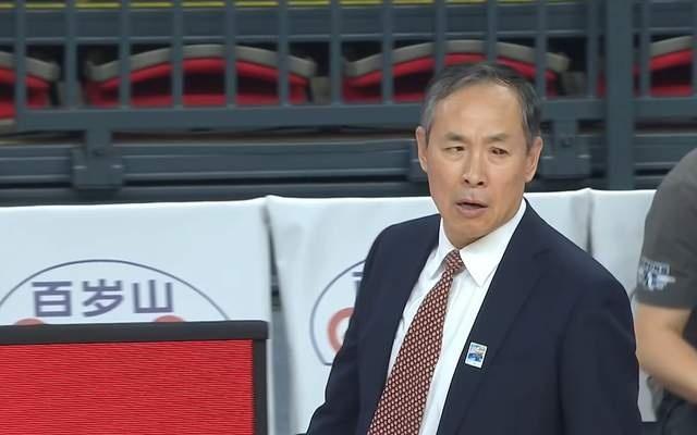 CBA一日4赛！辽篮啃硬骨头，山东冲3连胜拒爆冷，北京5连胜没悬念