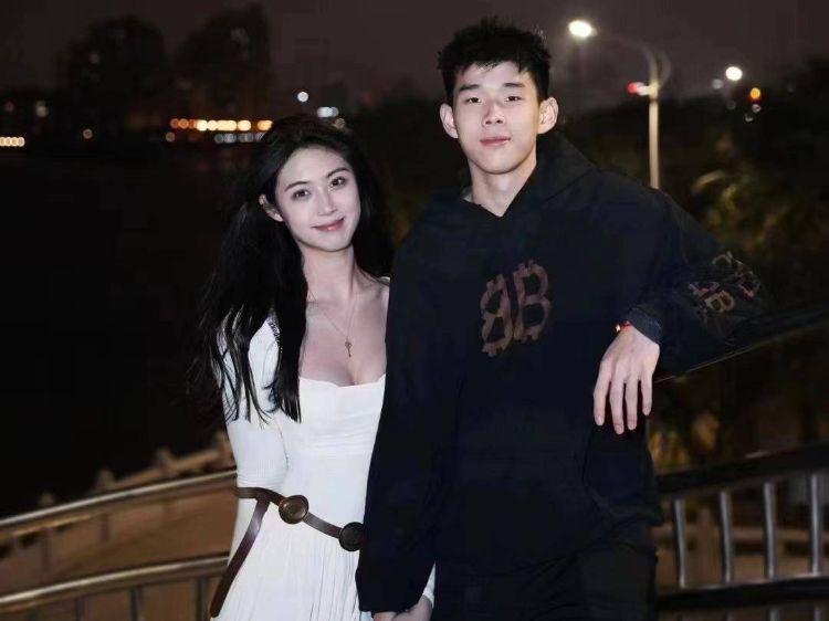 CBA得分王终于找到工作！21岁打NCAA主力赚的不比CBA少