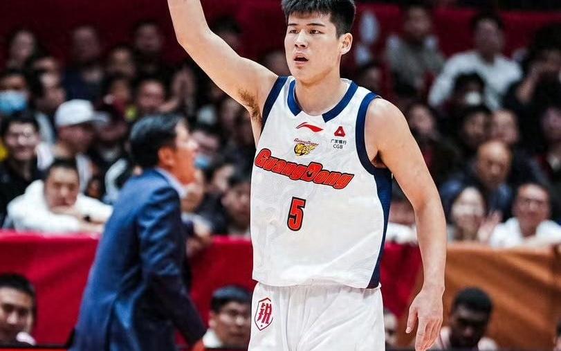 广东双子星炸裂升空，四巨头合体剑指