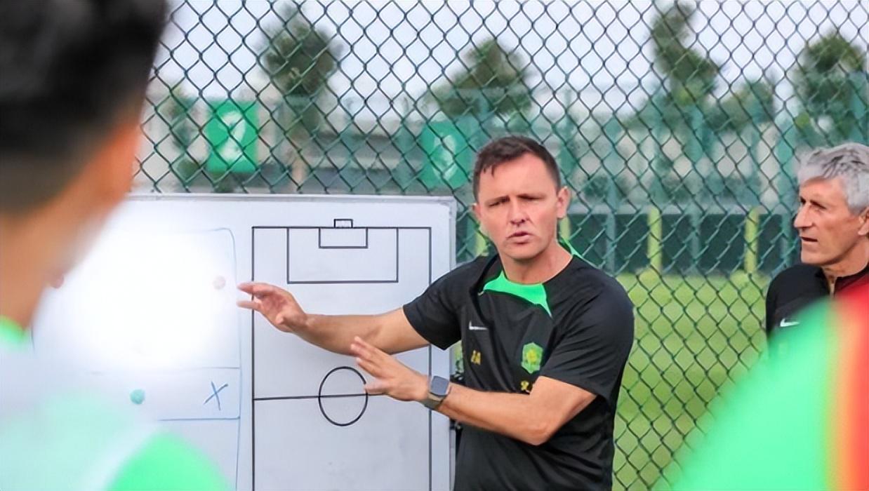 拉米罗要是无法留任国安，可以考虑去海牛队执教，值得期待