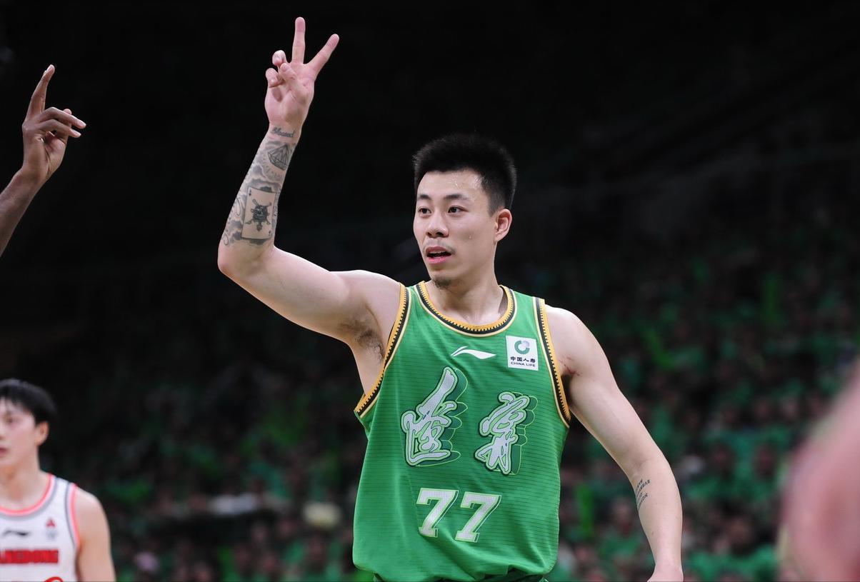 张镇麟的3点困境！上海队不给球权，CBA大变天，身边缺少赵继伟